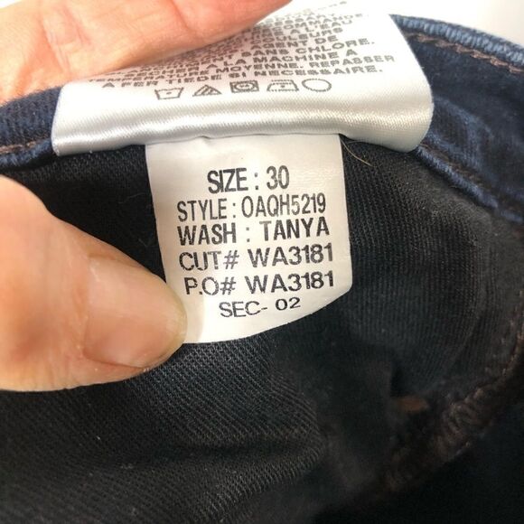 Joe’s Jeans Chelsea Micro Flare Jeans - Picture 12 of 13